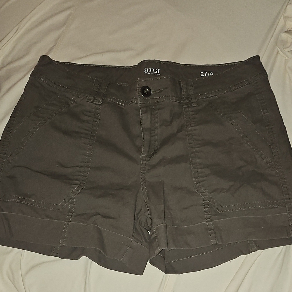 a.n.a Army Green Cargo Shorts Size 27/4